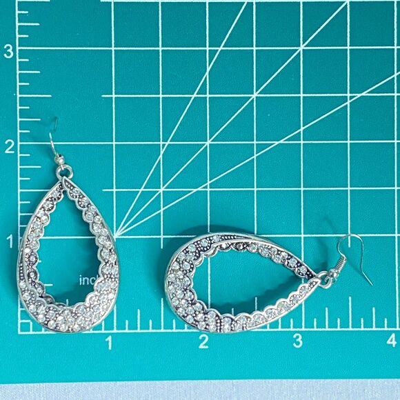 Teardrop Dangle Drop Earrings Silver Tone Tiny Clear Rhinestone Studded Pierced - Picture 10 of 10